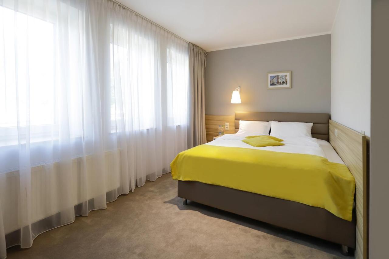 Poznan West Hotel - Airport Extérieur photo