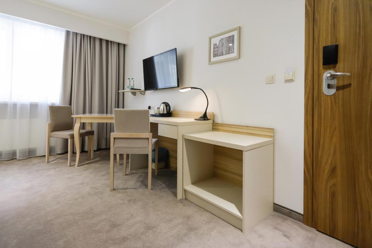 Poznan West Hotel - Airport Extérieur photo