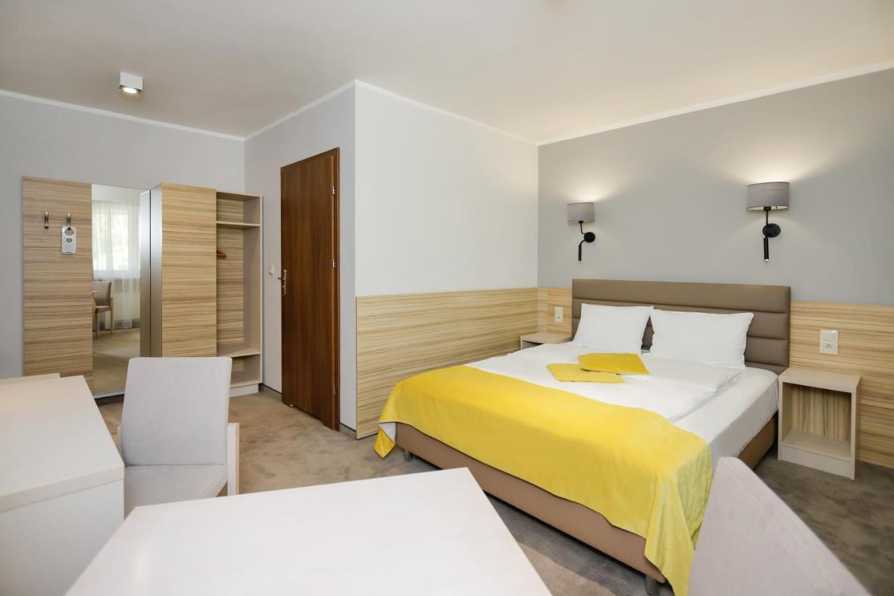 Poznan West Hotel - Airport Extérieur photo