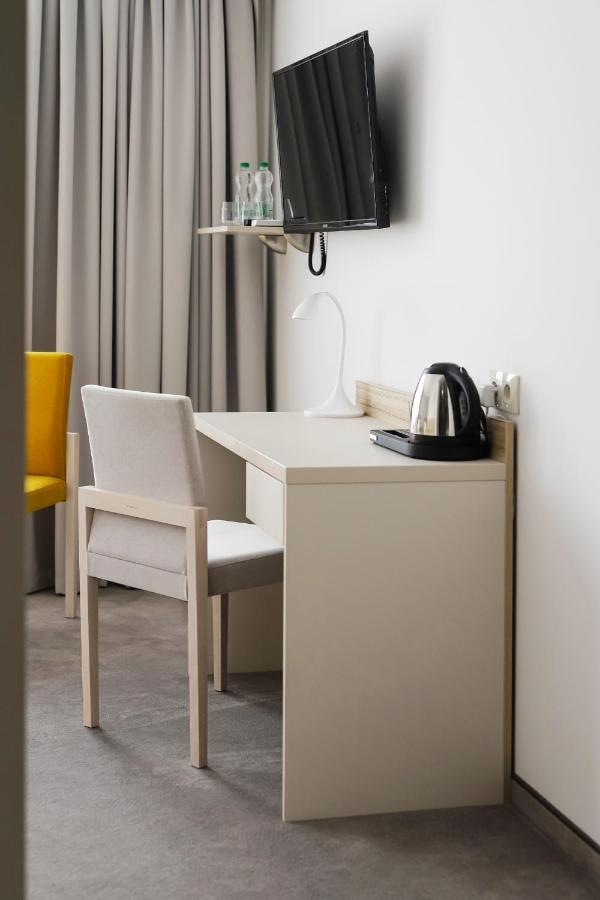 Poznan West Hotel - Airport Extérieur photo