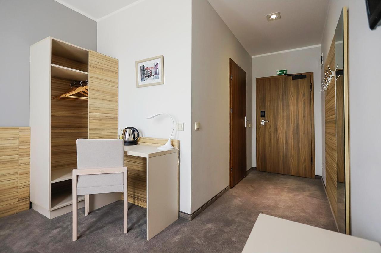 Poznan West Hotel - Airport Extérieur photo