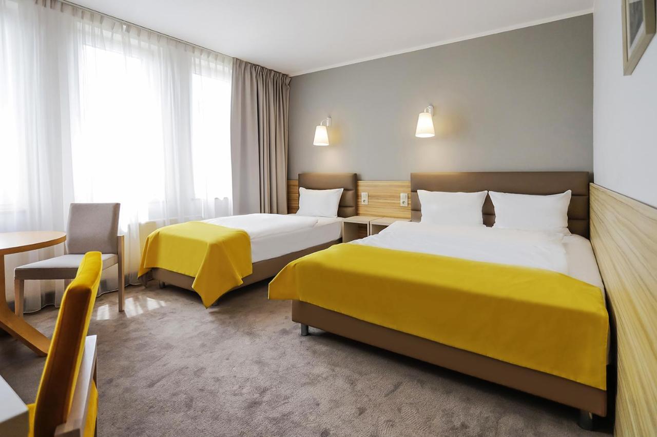 Poznan West Hotel - Airport Extérieur photo