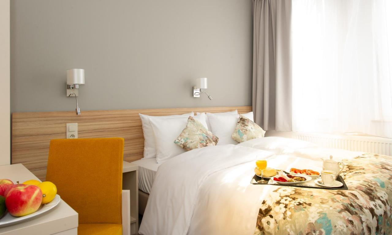 Poznan West Hotel - Airport Extérieur photo